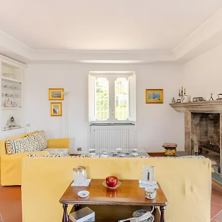 Alexandra Villa *