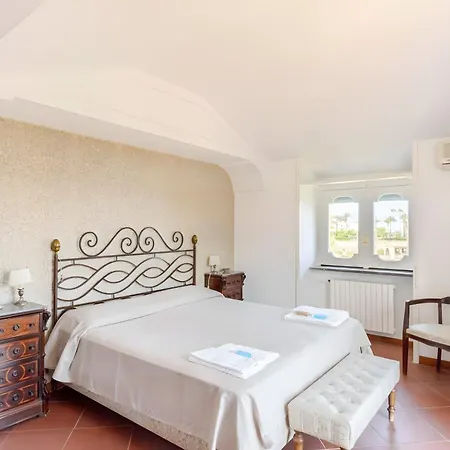 Alexandra Villa Vico Equense